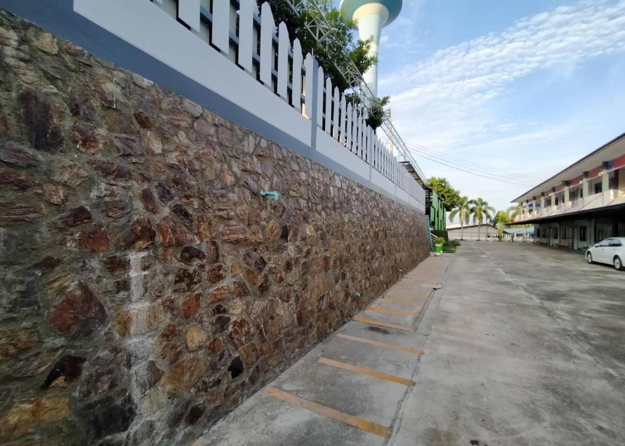 Jirapa Modern Resort Chonburi Ngoại thất bức ảnh