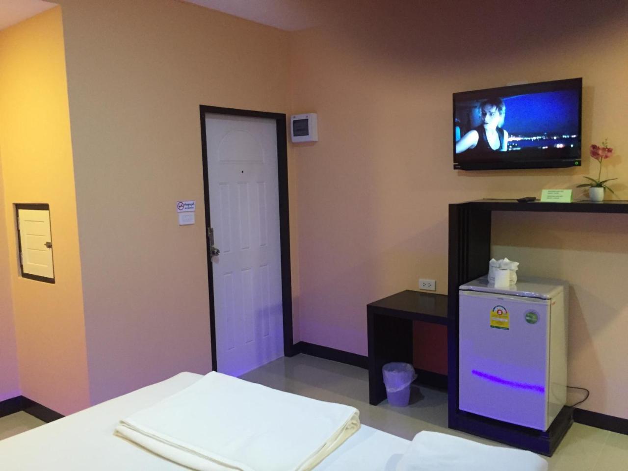 Jirapa Modern Resort Chonburi Ngoại thất bức ảnh