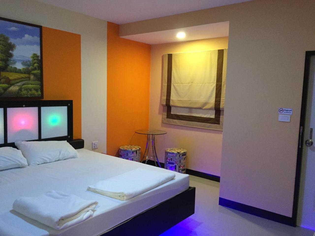 Jirapa Modern Resort Chonburi Ngoại thất bức ảnh