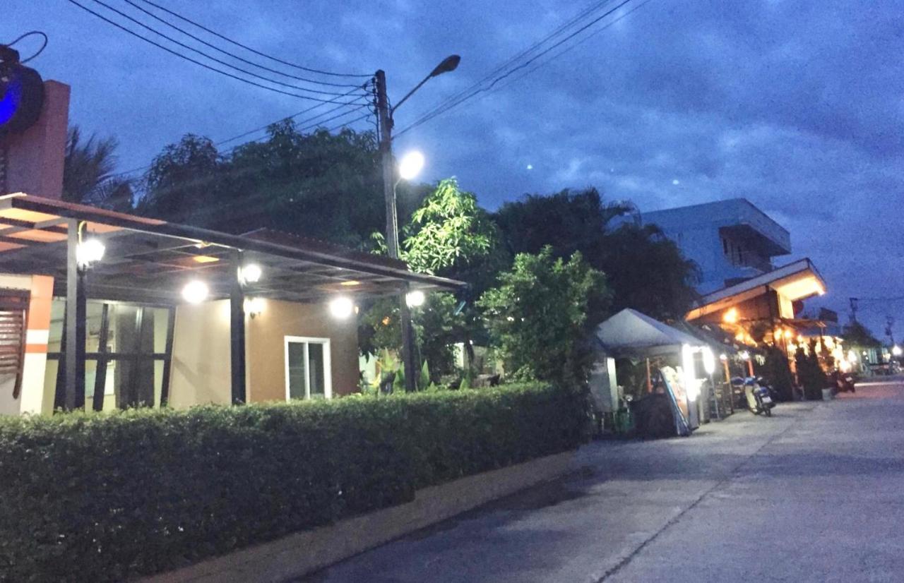 Jirapa Modern Resort Chonburi Ngoại thất bức ảnh